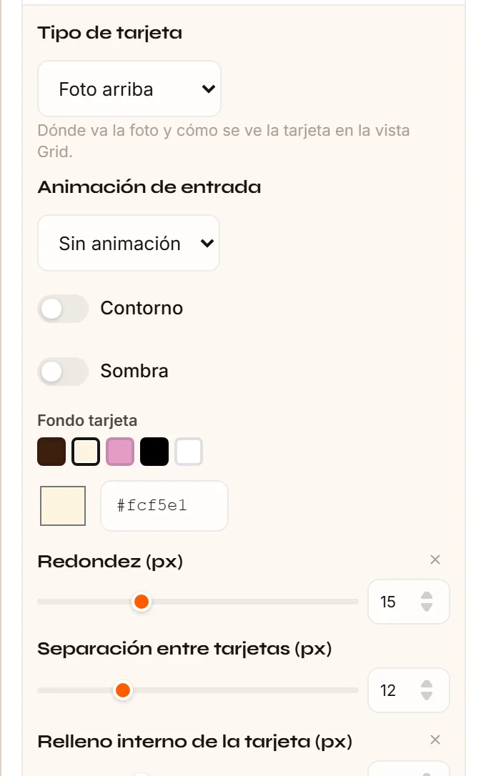 El grupo Tarjeta del Diseño personalizado con Tipo de tarjeta, Animación de entrada, Contorno, Sombra, Fondo tarjeta, Redondez y separaciones.